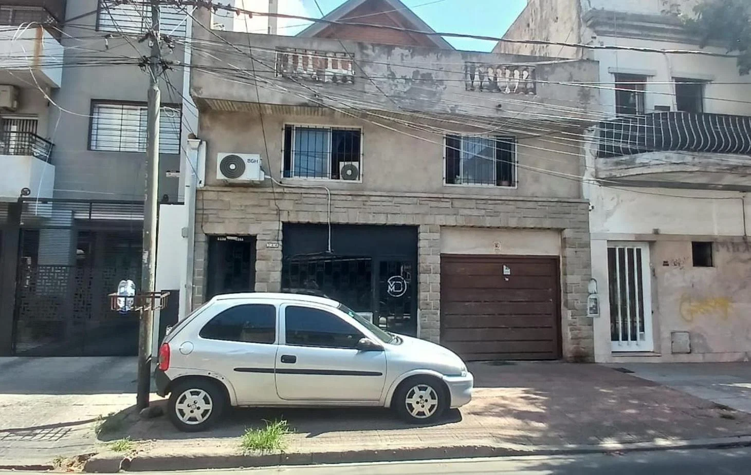 CASA EN VENTA CENTRO DE VILLA BALLESTER!!!