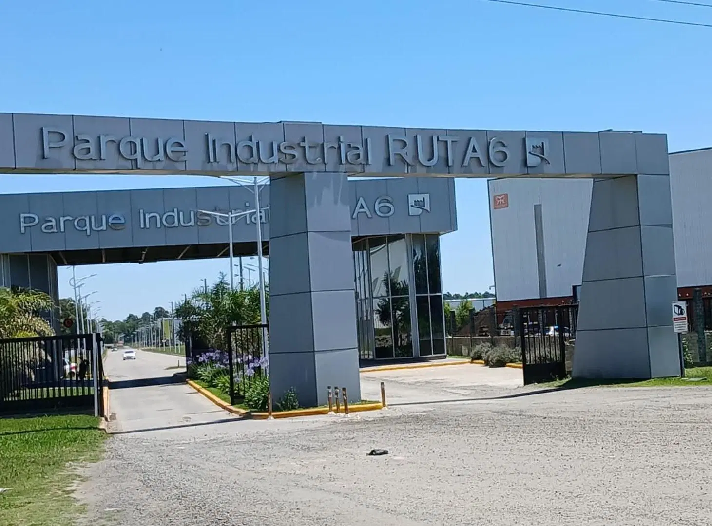 LOTE EN VENTA EN PARQUE INDUSTRIAL RUTA 6 - LOS CARDALES 8