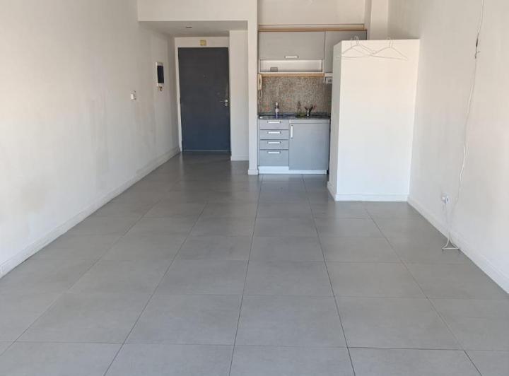 Alquiler Temporal - Monoambiente Sin Muebles C/Balcón y Amenities. Carlos Calvo 1600 - San Cristobal 2