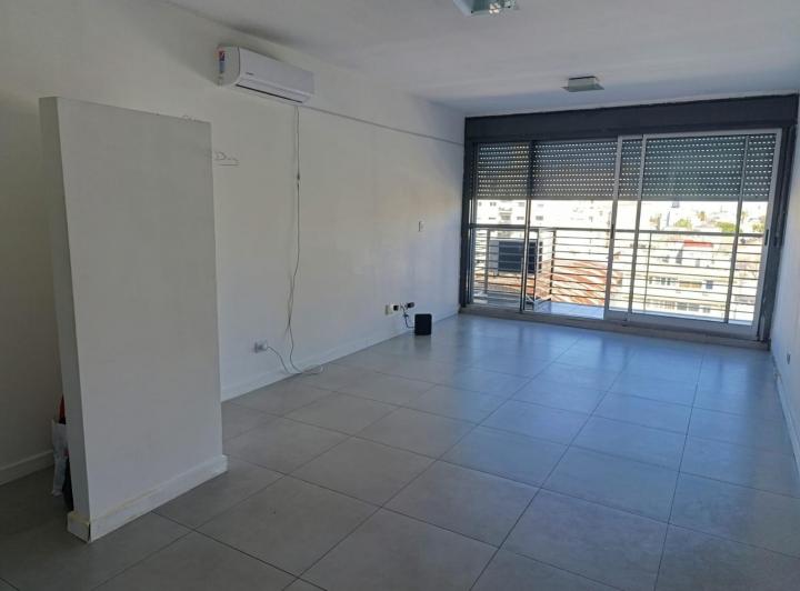 Alquiler Temporal - Monoambiente Sin Muebles C/Balcón y Amenities. Carlos Calvo 1600 - San Cristobal 3