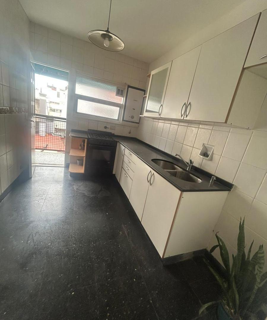 Foto de Alquiler Tradicional - 4 Ambientes Sin Muebles Con 2 Balcones y Baulera, imagen 3