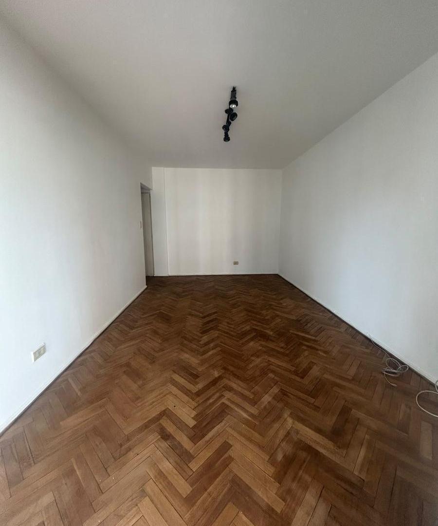 Foto de Alquiler Tradicional - 4 Ambientes Sin Muebles Con 2 Balcones y Baulera, imagen 2