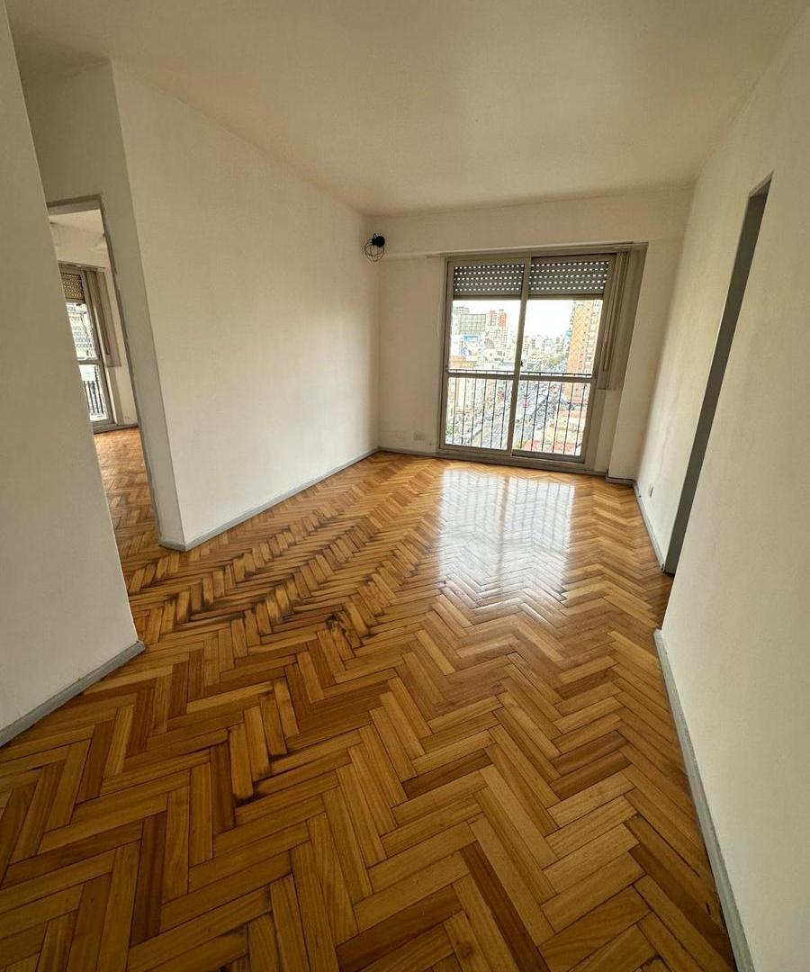 Foto de Alquiler Temporario - Departamento 3 Ambientes s/amoblar c/balcón - Av, imagen 2