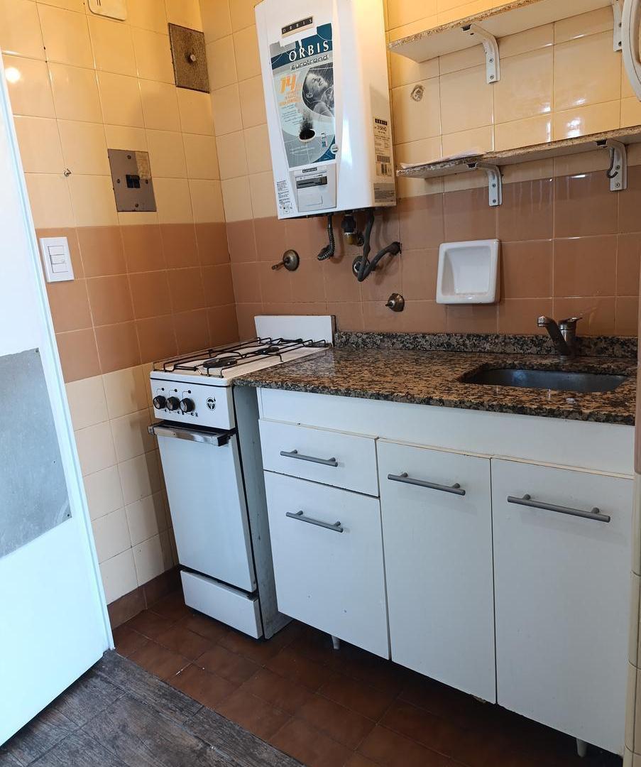 Foto de Alquiler Temporal - Monoambiente s/muebles con balcón - Jerónimo, imagen 4