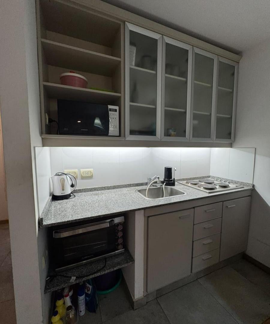 Foto de Alquiler temporario - Departamento monoambiente amoblado c/balcon y, imagen 2