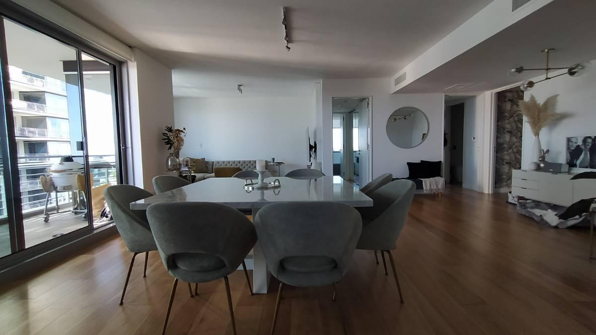 Foto de AL RIO 3 amb., 2 suites, cochera y baulera - Juan C. Cruz al 100, imagen 2