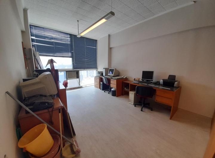 Foto de OFICINA 115 M2 PLAZA SAN MARTIN - PARAGUAY Y FLORIDA -OPORTUNIDAD, imagen 4