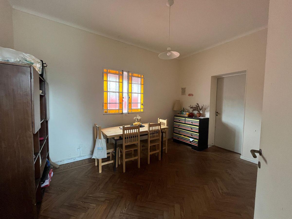 Gran 2 ambientes, único en el piso, Monserrat