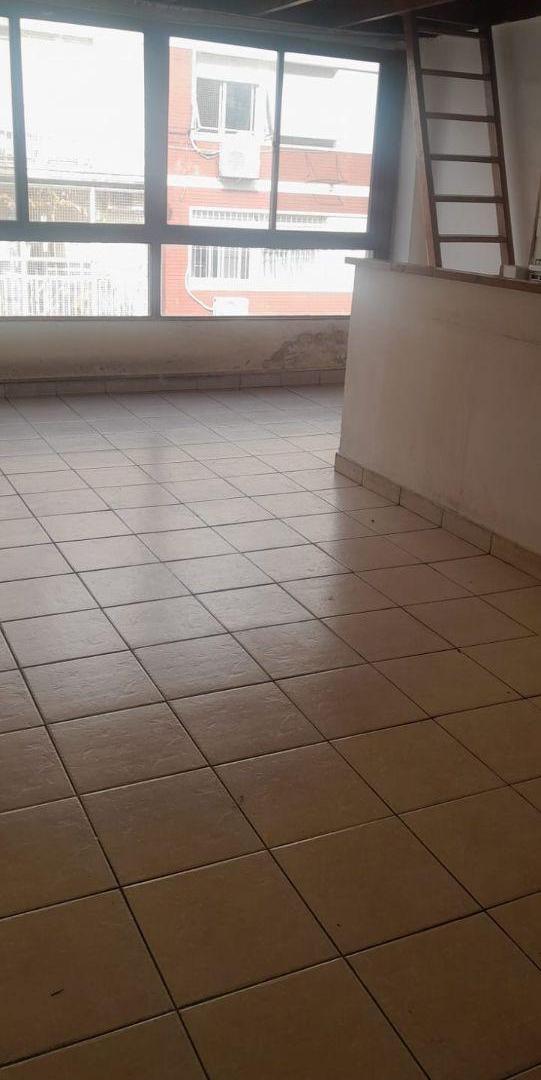 Monoambiente con dormitorio en Altillo