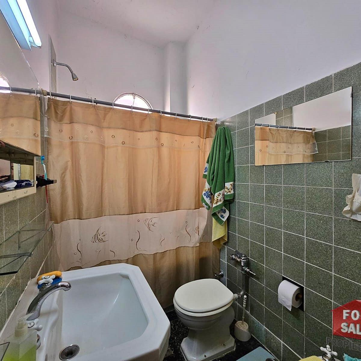 Semipiso de 3 Ambientes al Frente con Balcón y Dependencia – Excelente Ubicación
