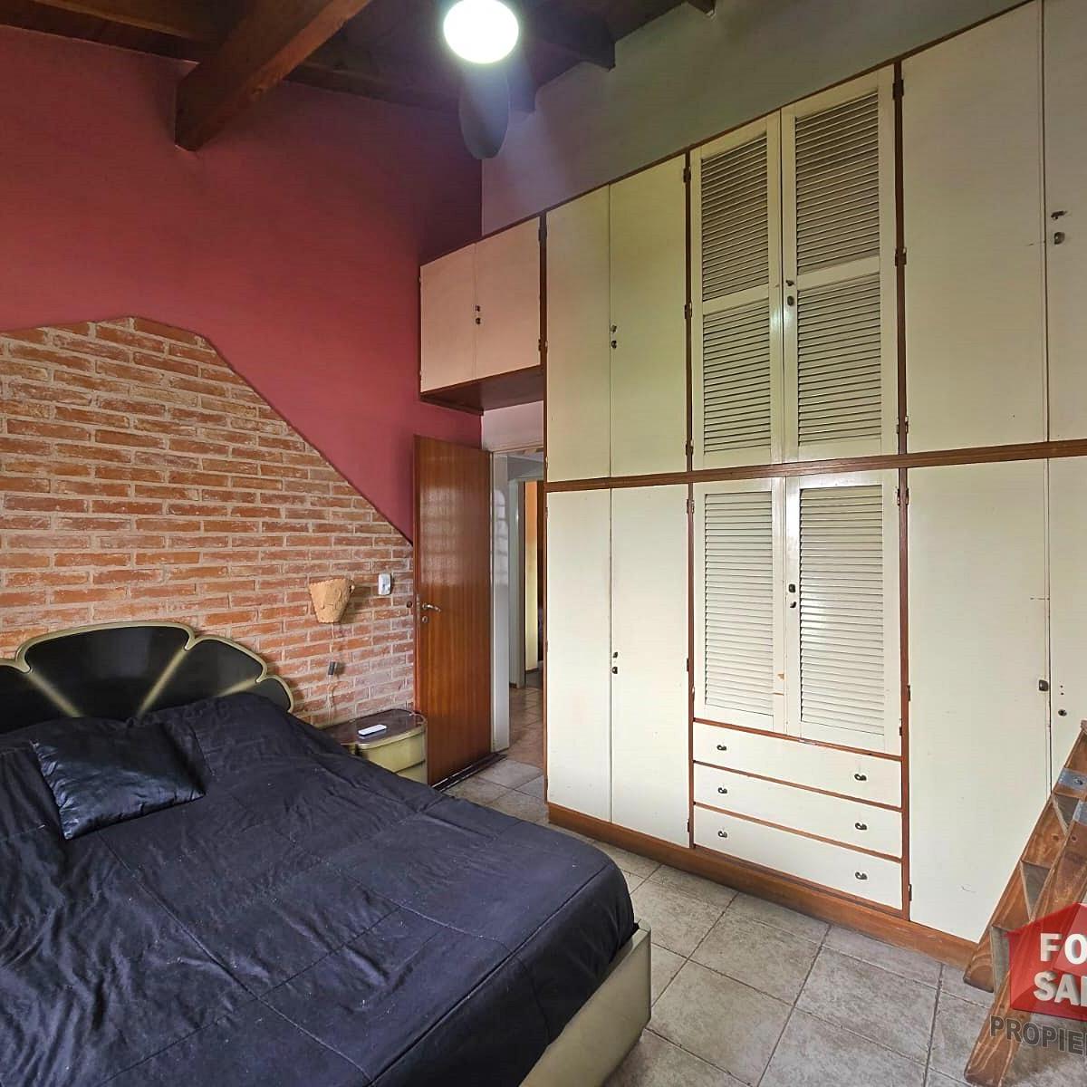 Casa de 4 Ambientes en Lote Propio, con Pileta y Cochera 5