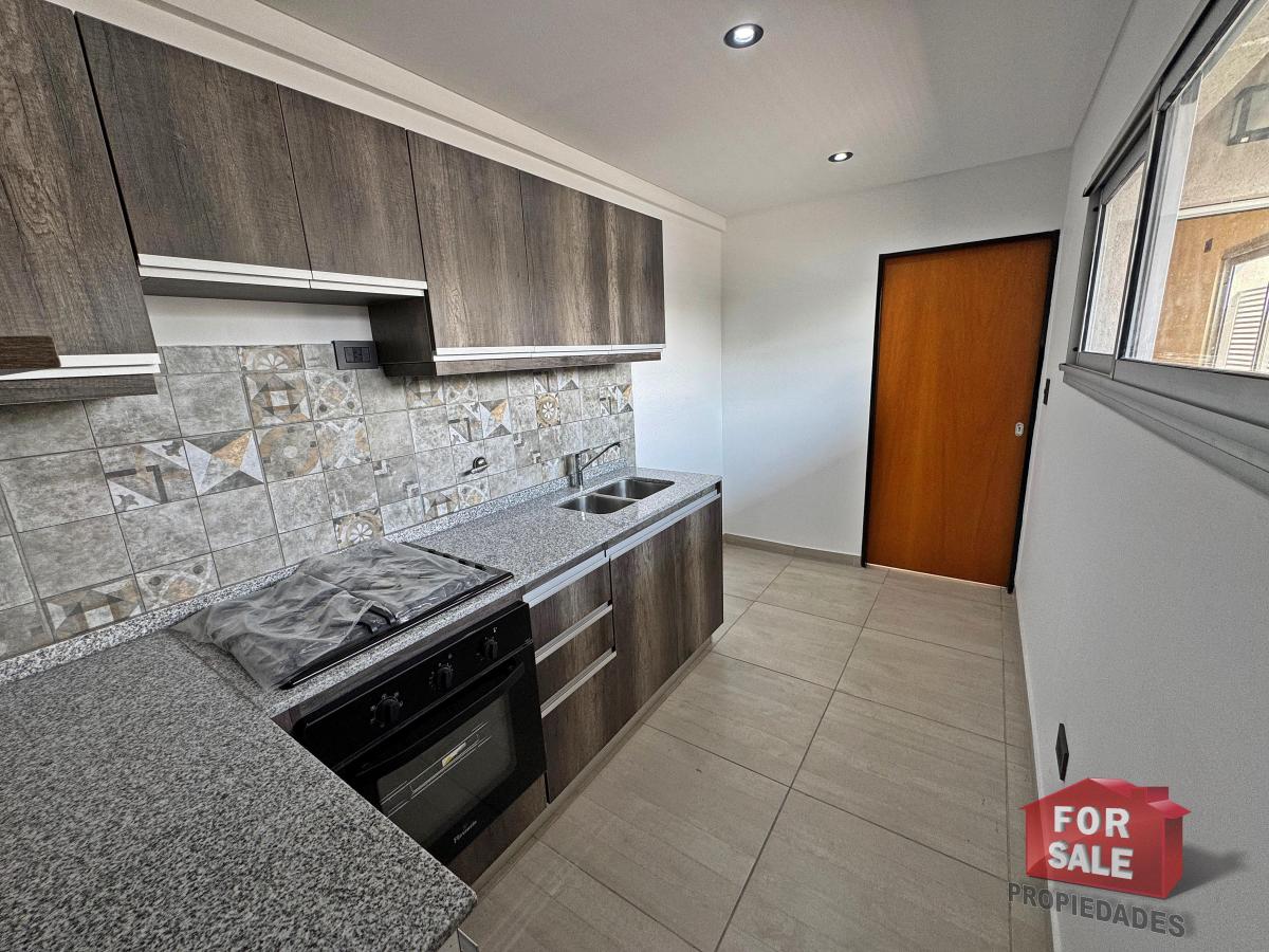 PH 4 Ambientes con Terraza Propia, Parrilla y Detalles de Categoría