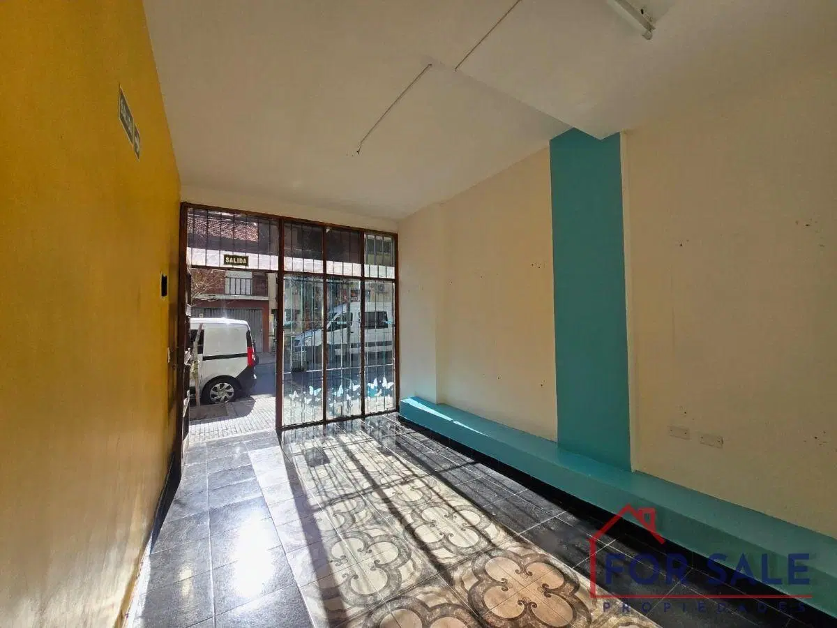 Excelente Local Comercial en Flores – Listo para Ingresar 4