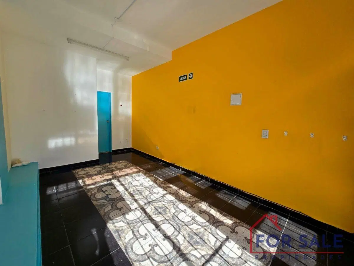 Excelente Local Comercial en Flores – Listo para Ingresar 2