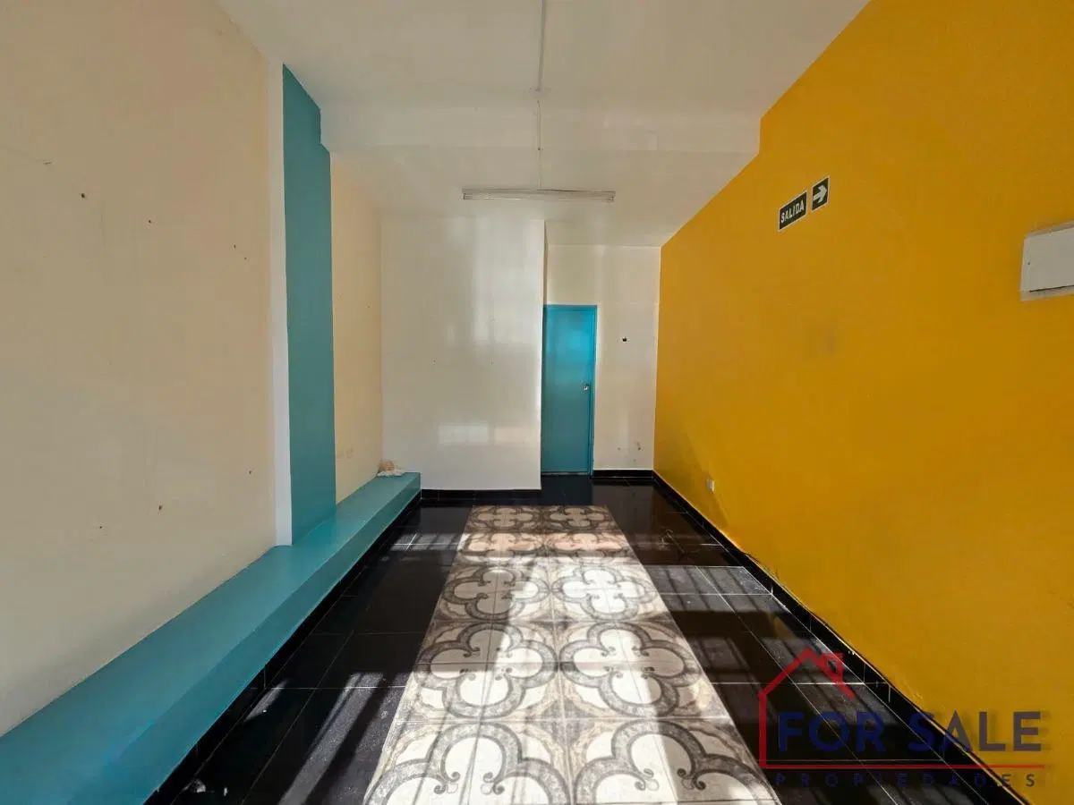 Excelente Local Comercial en Flores – Listo para Ingresar 1