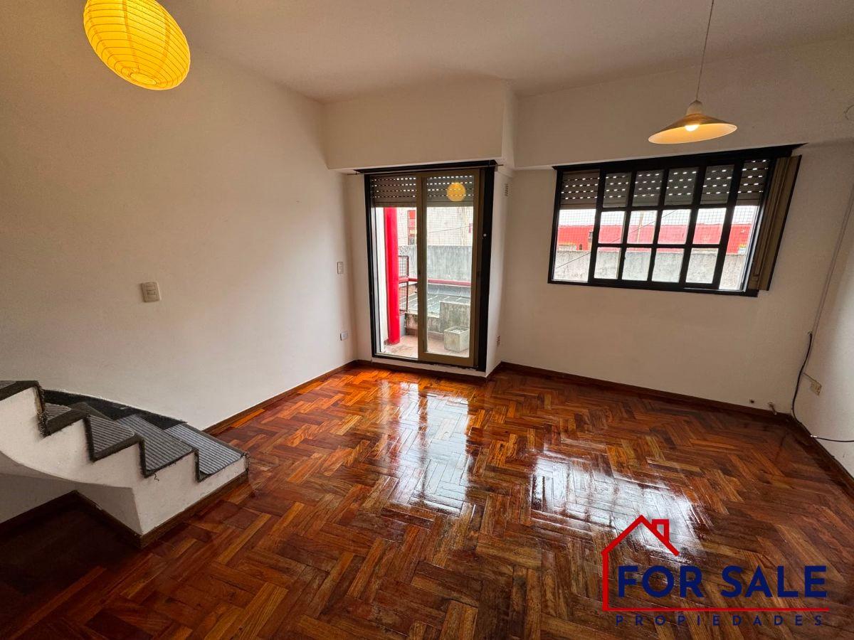 Foto de PH 2 Ambientes en Planta Alta con Balcón – Sin Expensas – Ubicación, imagen 4