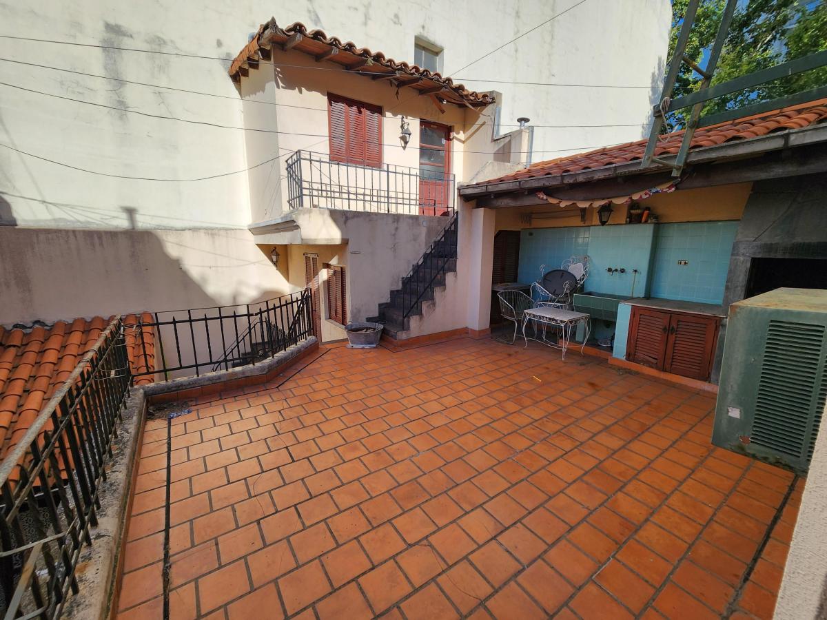 Casa en Venta en Flores Amplia Comodos Espacios Parrilla Terraza y Patio 2