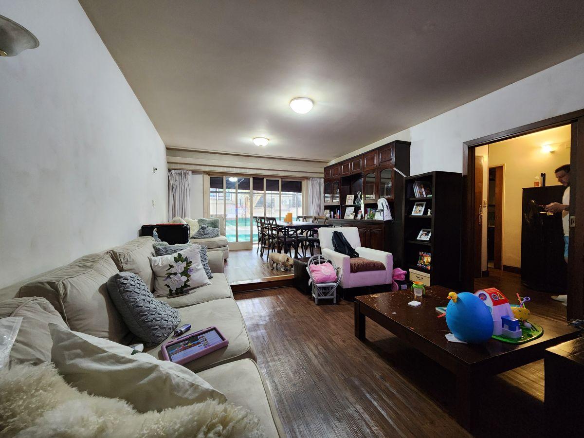 Foto de Venta departamento Flores 4 ambientes con cochera zona comercial, imagen 2