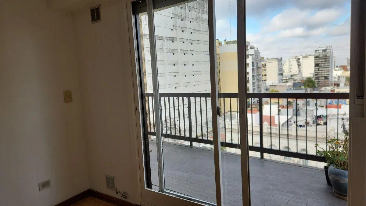 Departamento de 4 ambientes con cochera en venta Floresta 3