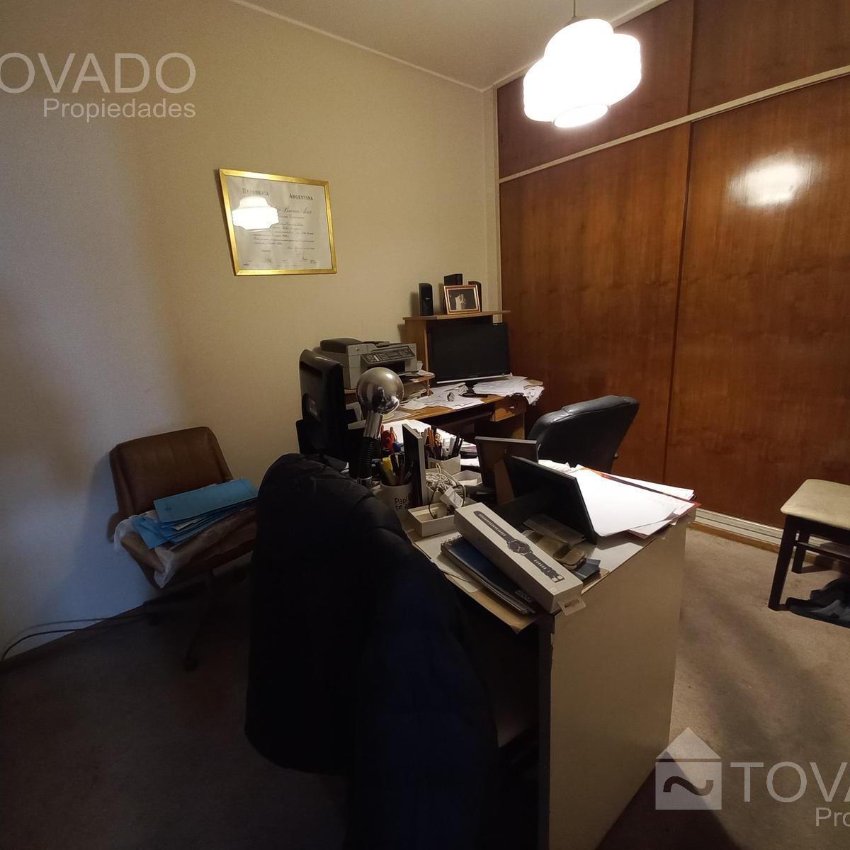 Piso de Categoria, Ideal Para Refaccionar! 5 Ambientes con Cochera en Belgrano! 2