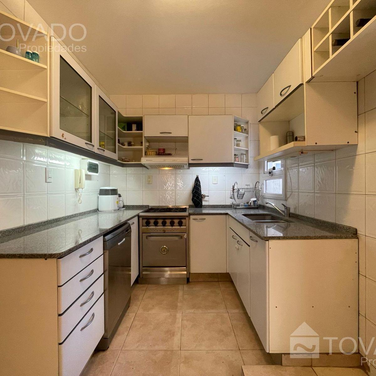 3 Ambientes con Dependencia y Doble Cochera en Recoleta! 2