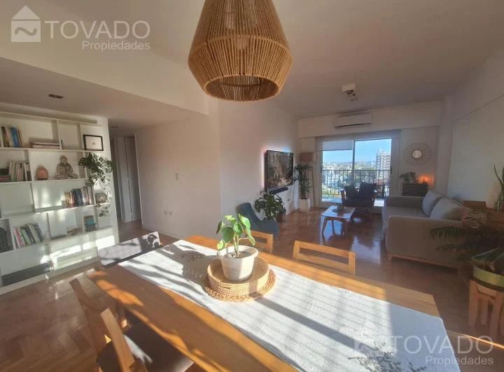 Piso Alto! 4 Ambientes con Cochera en Villa Urquiza! 1