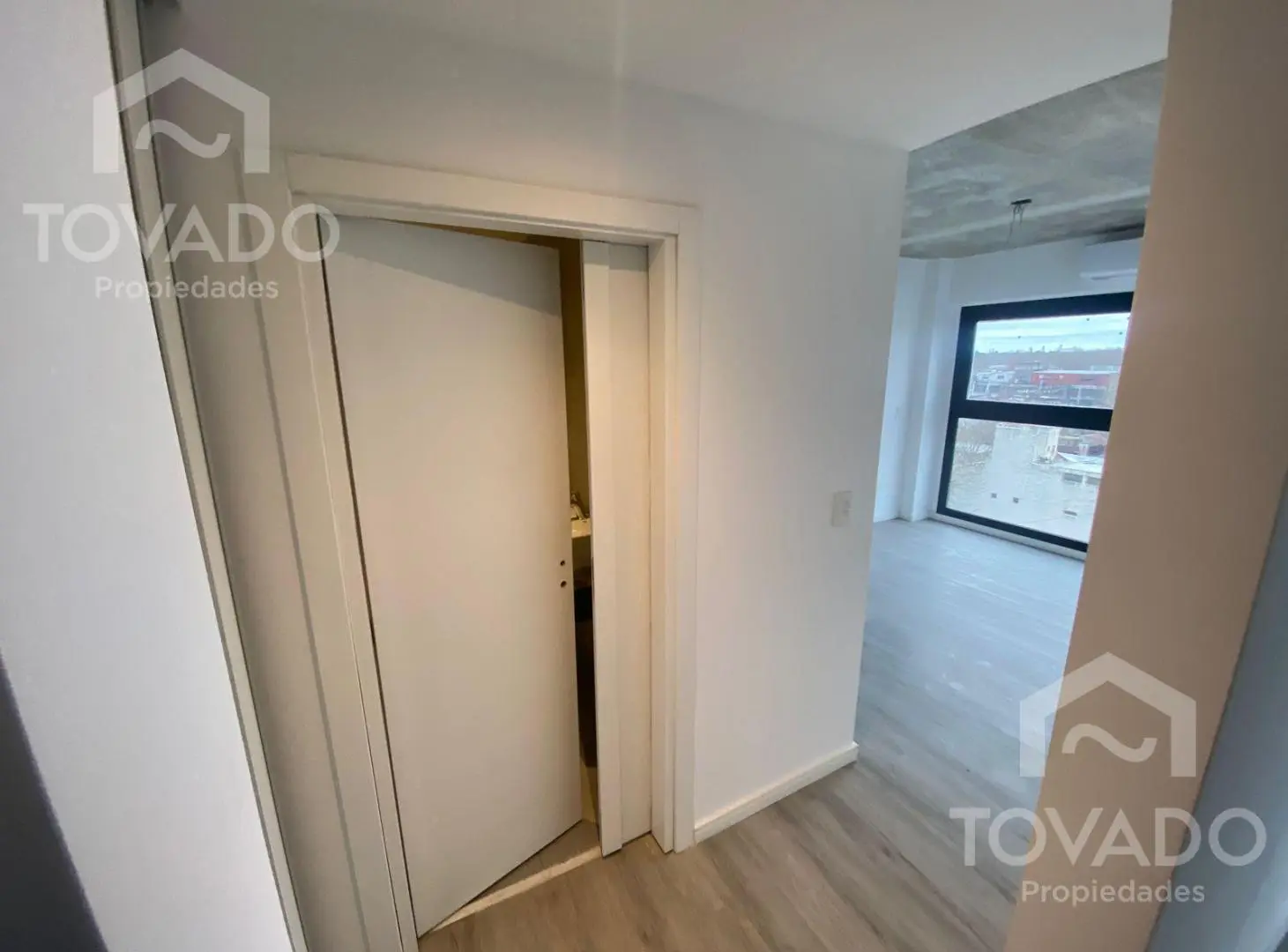 A ESTRENAR! 2 Ambientes en piso alto en Villa Crespo! 4
