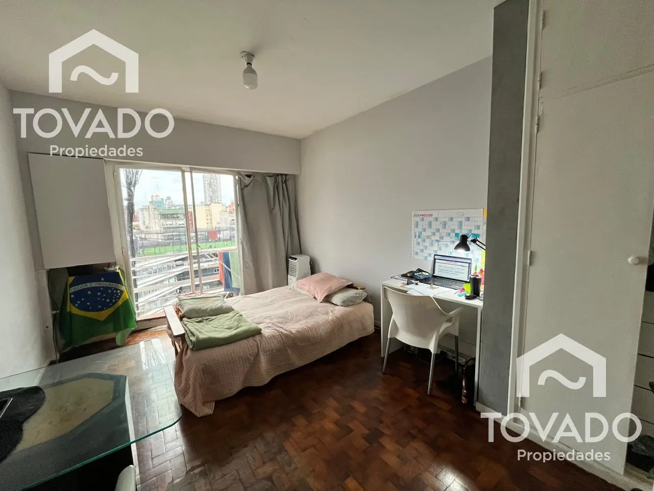 Apto Profesional! Monoambiente en piso alto en Balvanera! 1