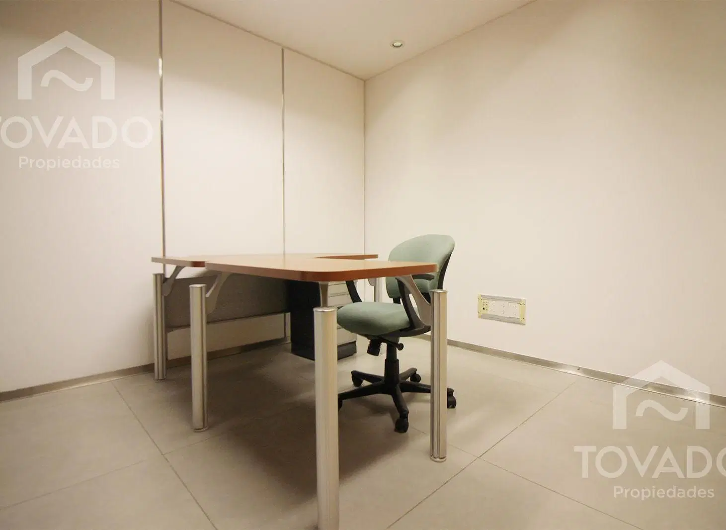 En alquiler! Oficina con seguridad 24hs y cochera en Recoleta! 2