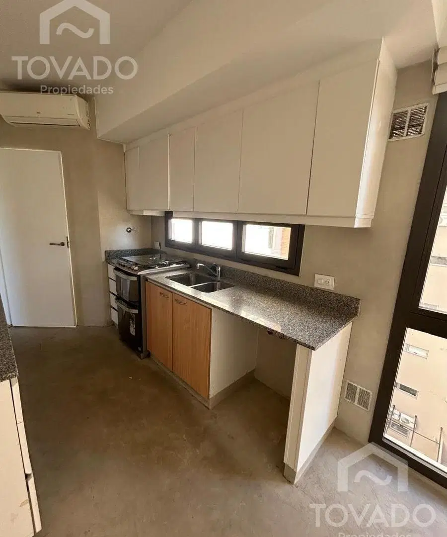 4 ambientes con cochera en piso alto! Unidad muy luminosa en Villa Urquiza! 4