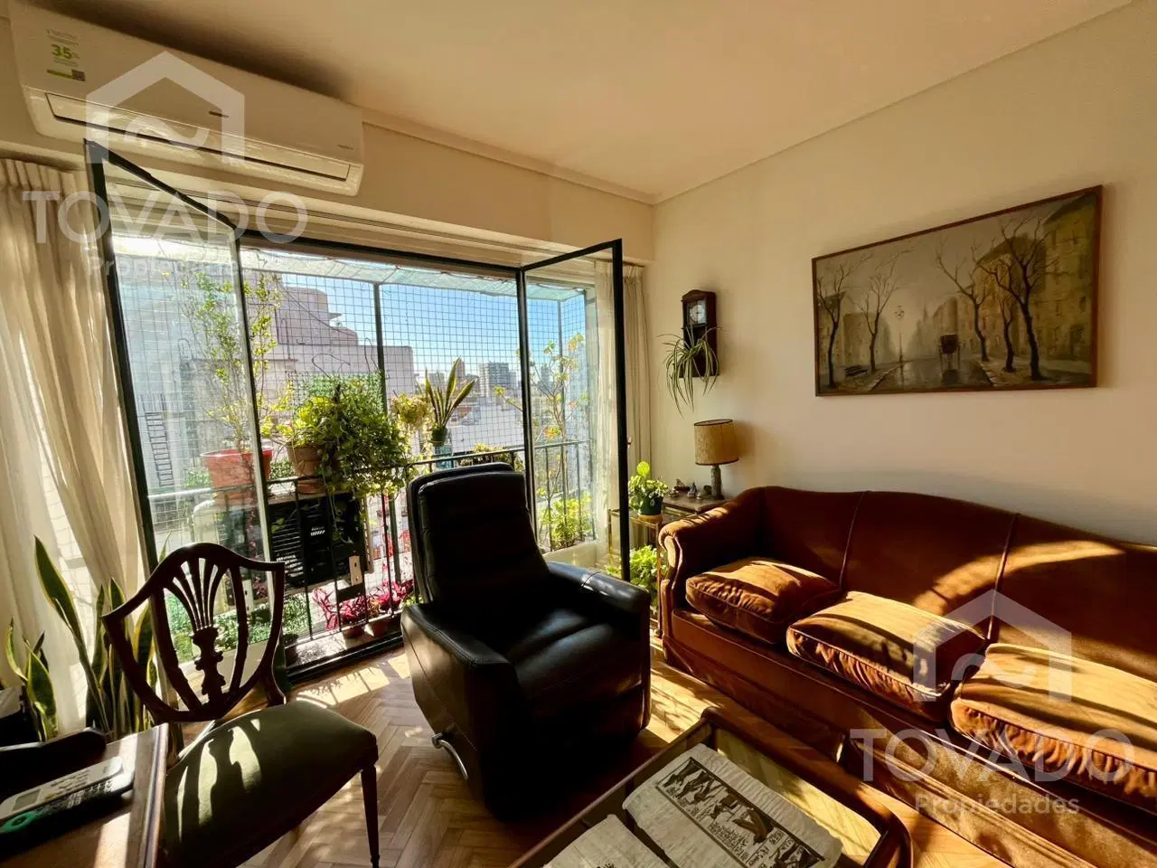 Piso Alto! 3 Ambientes con Cochera y Dependencia en Colegiales! 1