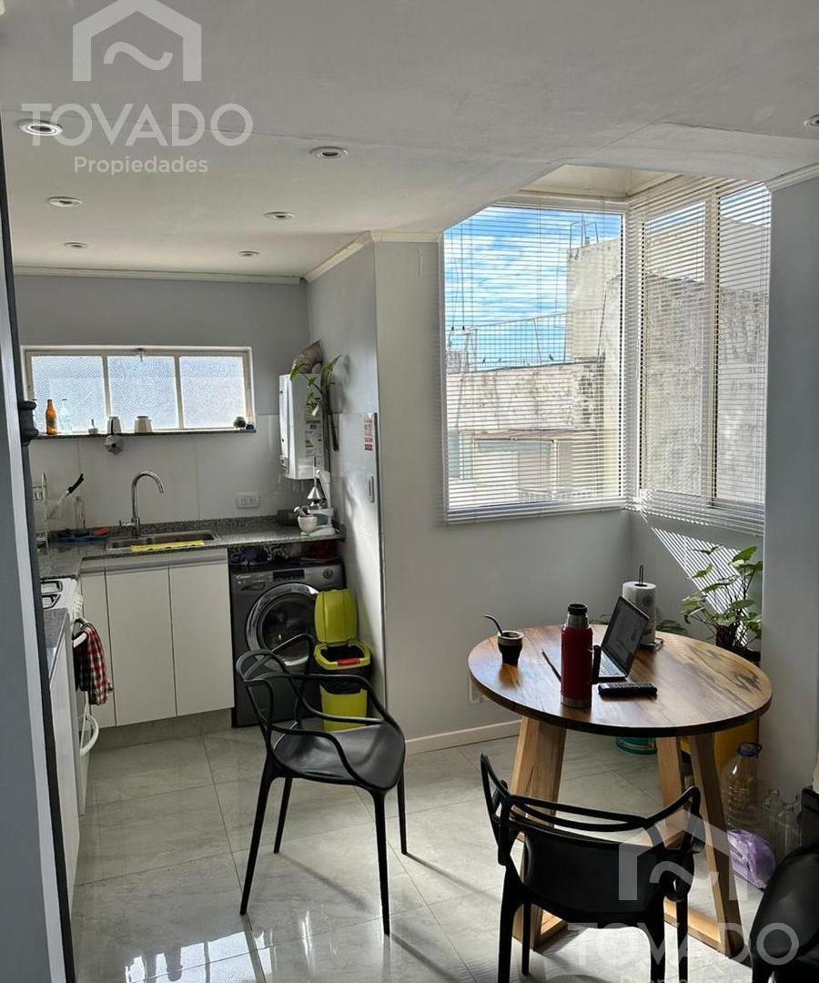 3 Ambientes en piso alto en Balvanera!