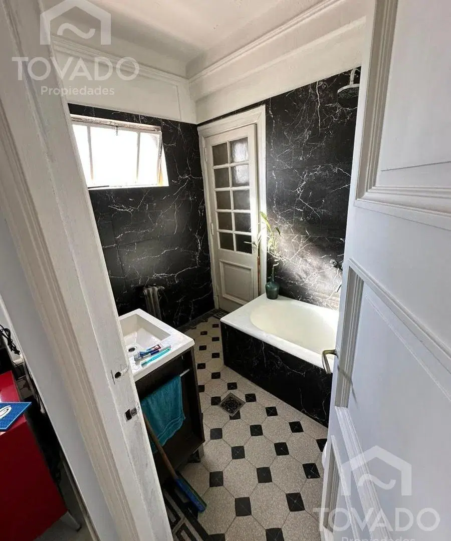 3 Ambientes en piso alto en Balvanera! 4