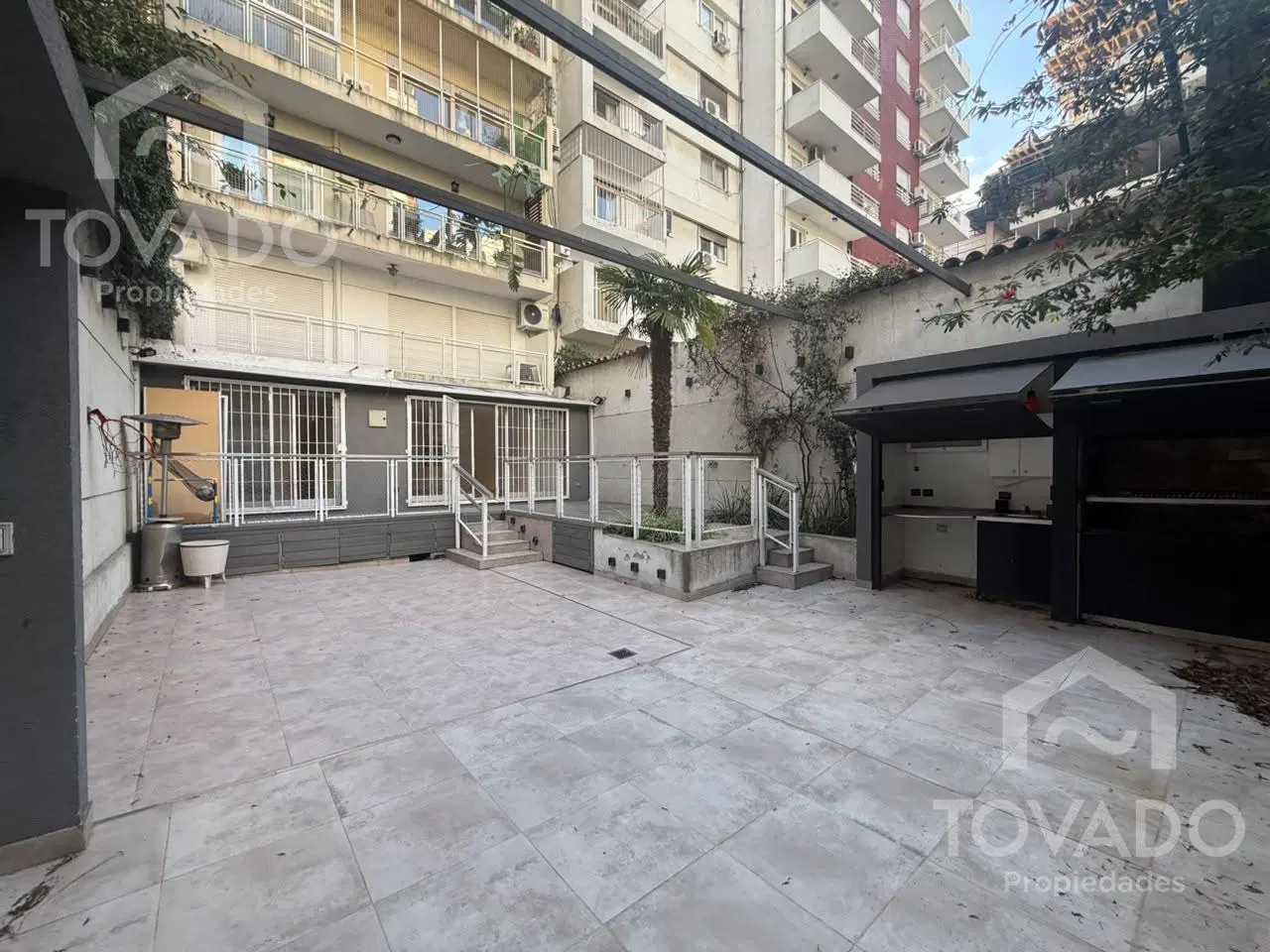 Semipiso 3 Ambientes con cochera, dependencia y 100m2 de patio en Palermo Chico! 1