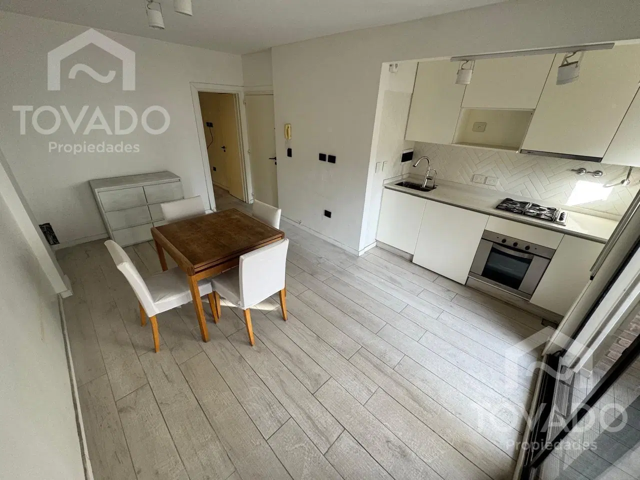 HECHO A NUEVO! 2 Ambientes con balcon en Boedo! 2