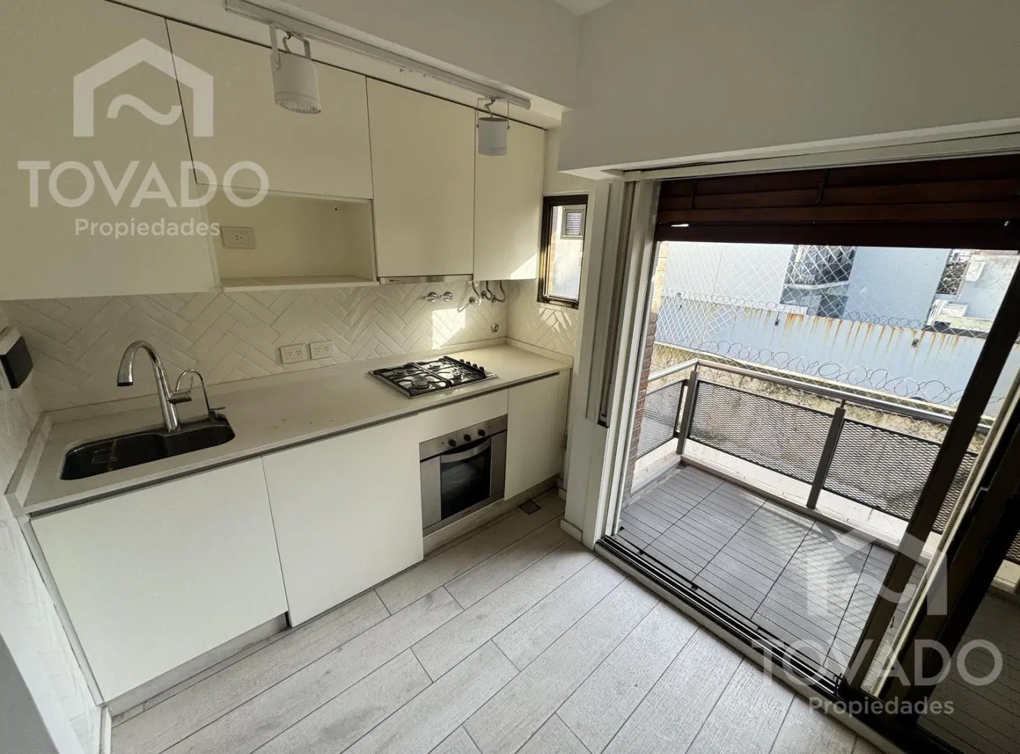 HECHO A NUEVO! 2 Ambientes con balcon en Boedo! 5