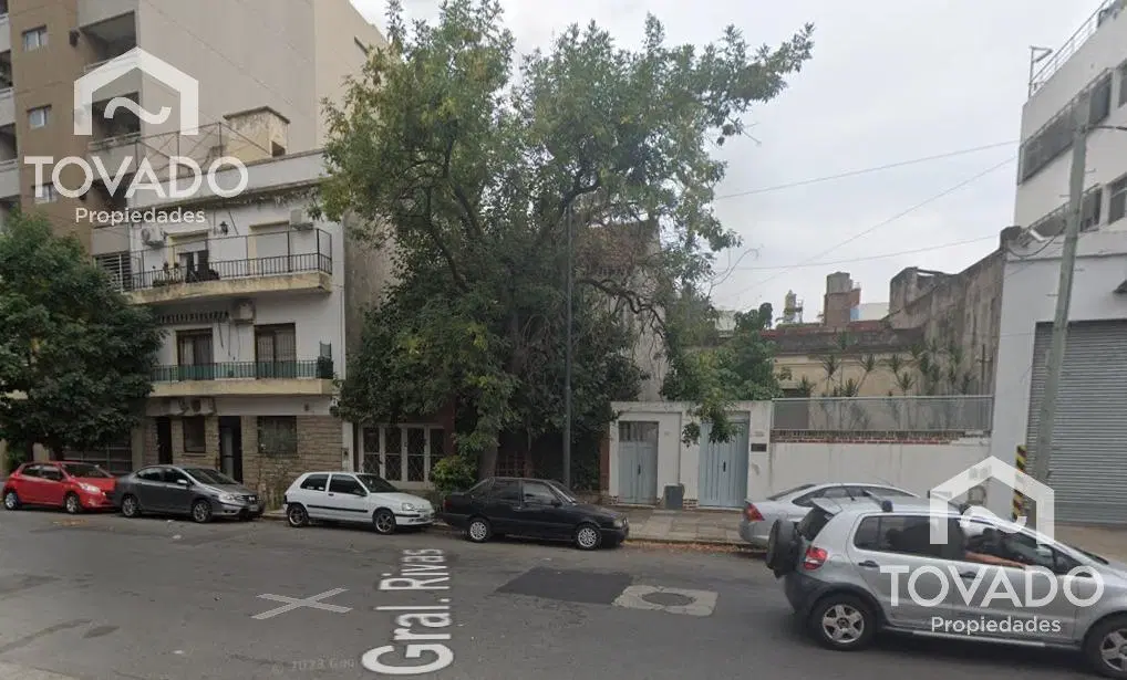 Terreno en excelente ubicación con vista abierta en Villa del Parque 3
