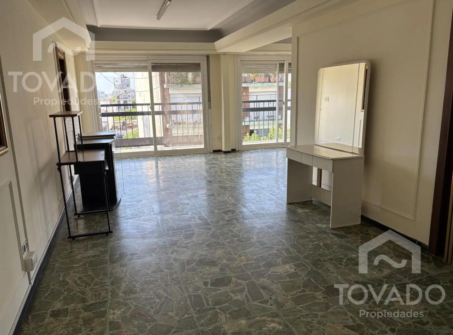APTO CRÉDITO! Piso alto, 3 ambientes, muy luminoso! 2