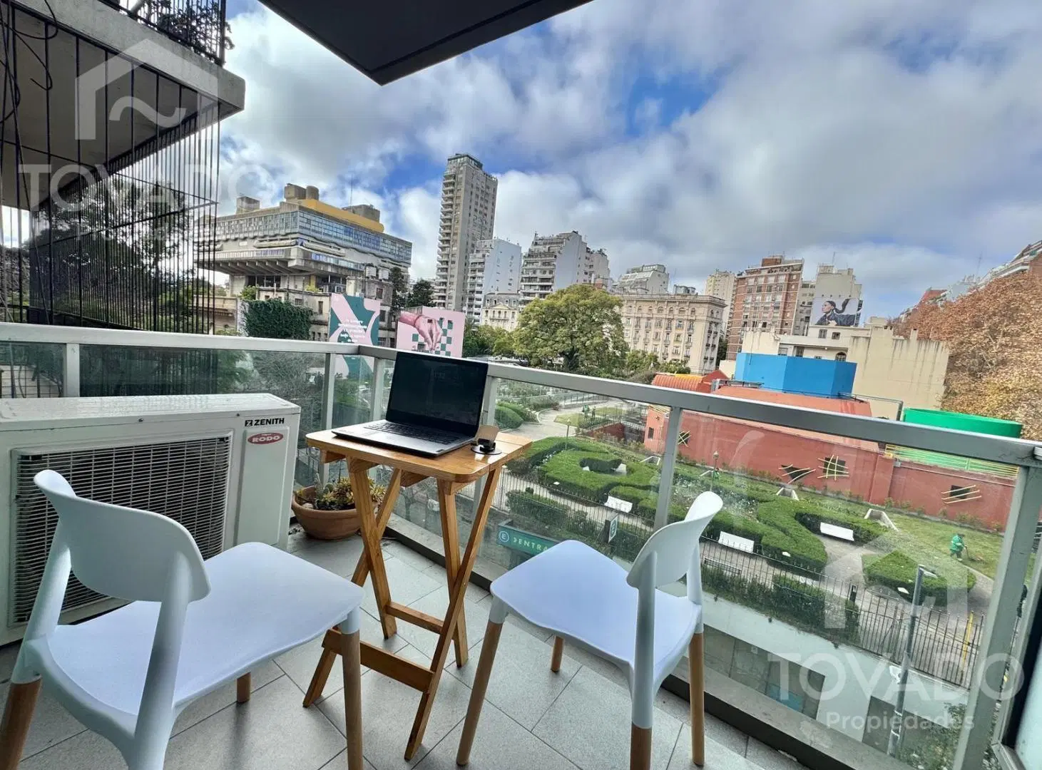 Amplio monoambiente con balcón al frente en Recoleta! 2