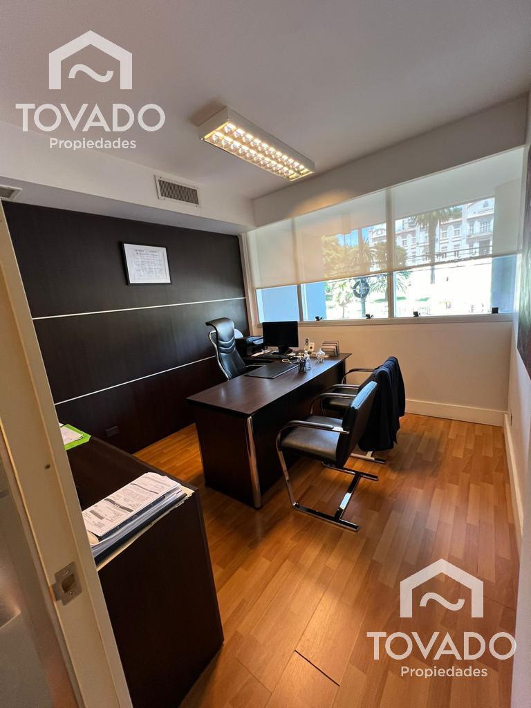 Foto de Oficina en venta en excelente edificio sobre Av. Luis Maria Campos!, imagen 1