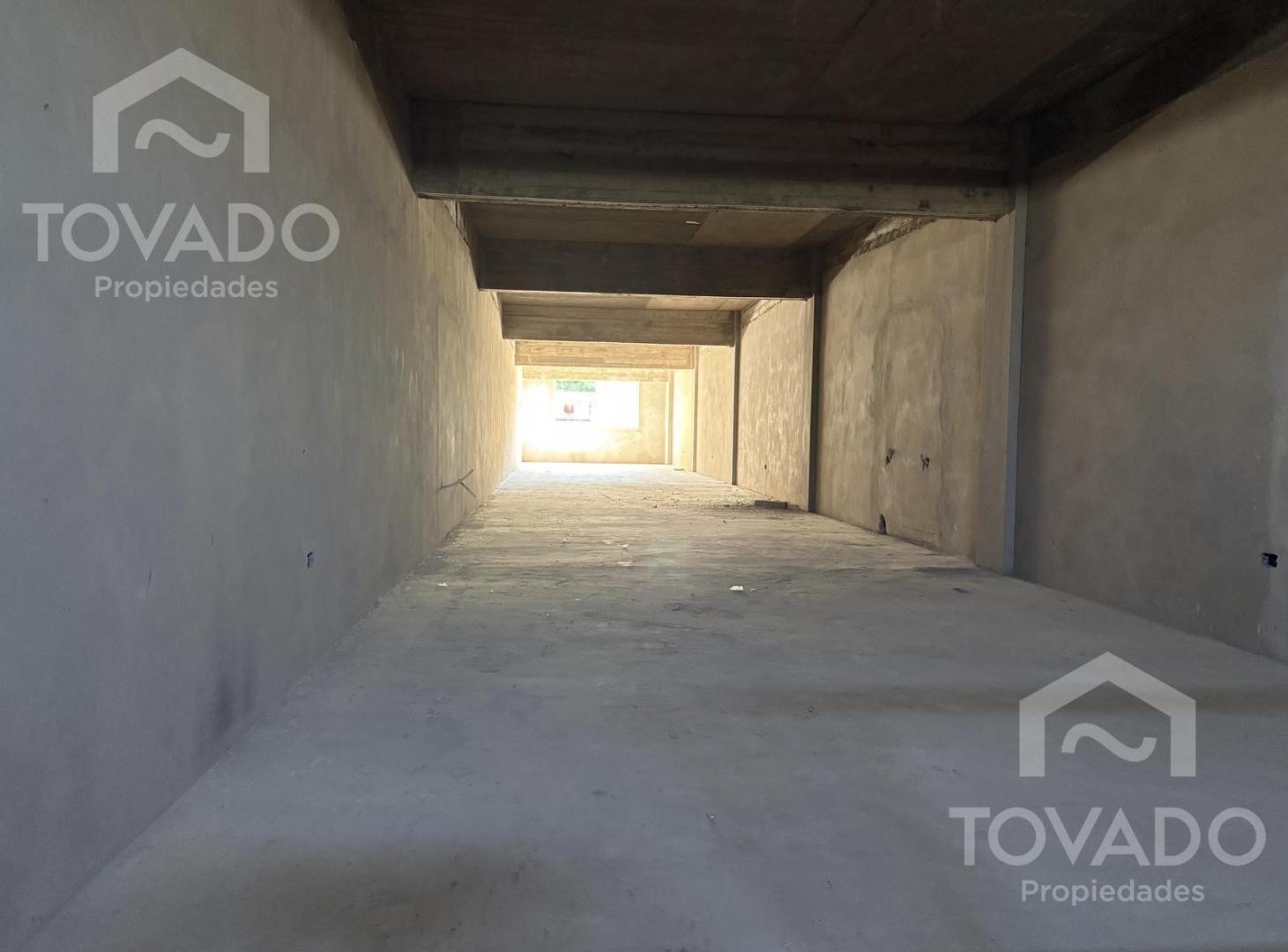 Foto de GRAN OPORTUNIDAD GALPÓN O DEPÓSITO EN FLORES COMERCIAL, imagen 1