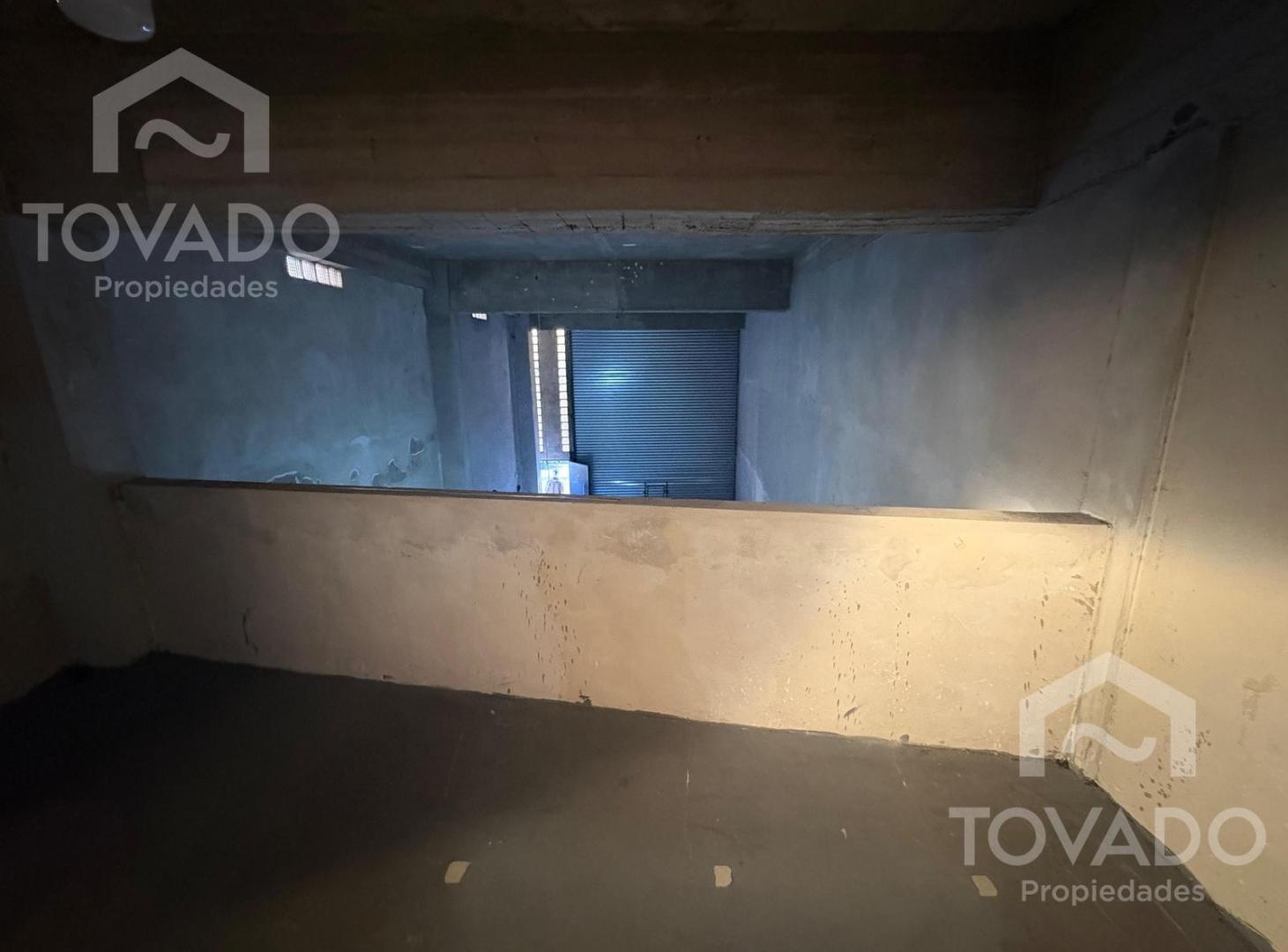 Foto de GRAN OPORTUNIDAD GALPÓN O DEPÓSITO EN FLORES COMERCIAL, imagen 3