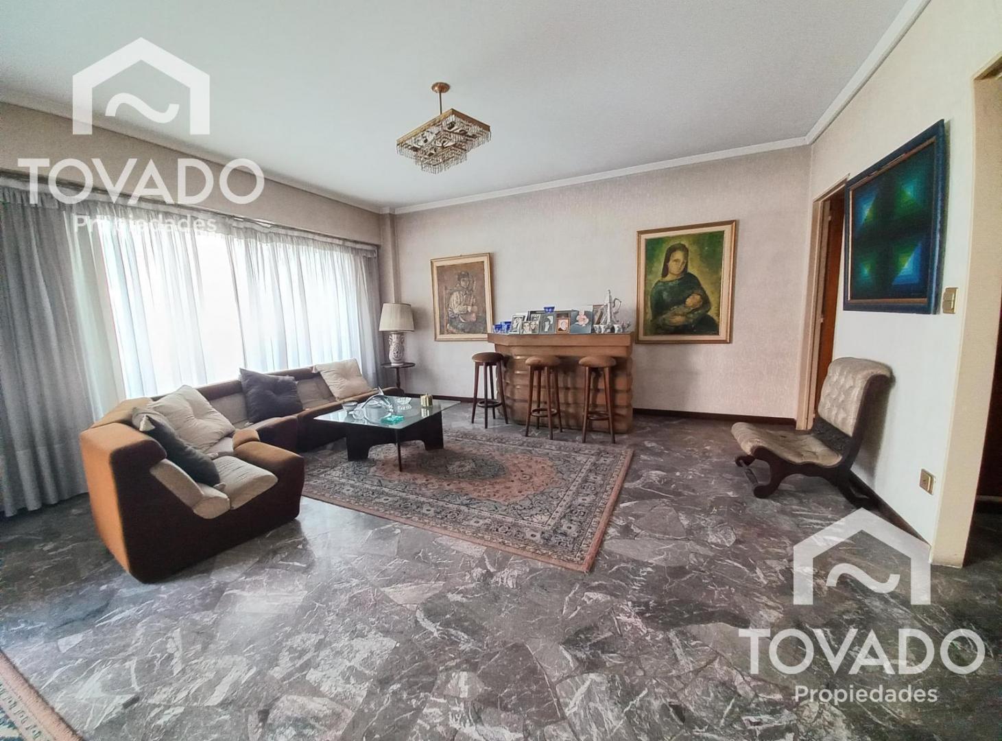 Foto de Piso de categoria, ideal para refaccionar! 5 Ambientes con Cochera en, imagen 2