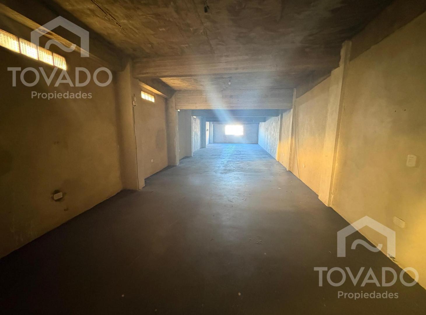 Foto de GRAN OPORTUNIDAD GALPÓN O DEPÓSITO EN FLORES COMERCIAL, imagen 3