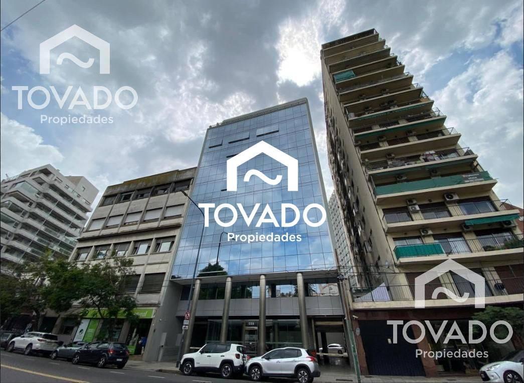 Foto de Oficina en venta en excelente edificio sobre Av. Luis Maria Campos!, imagen 2