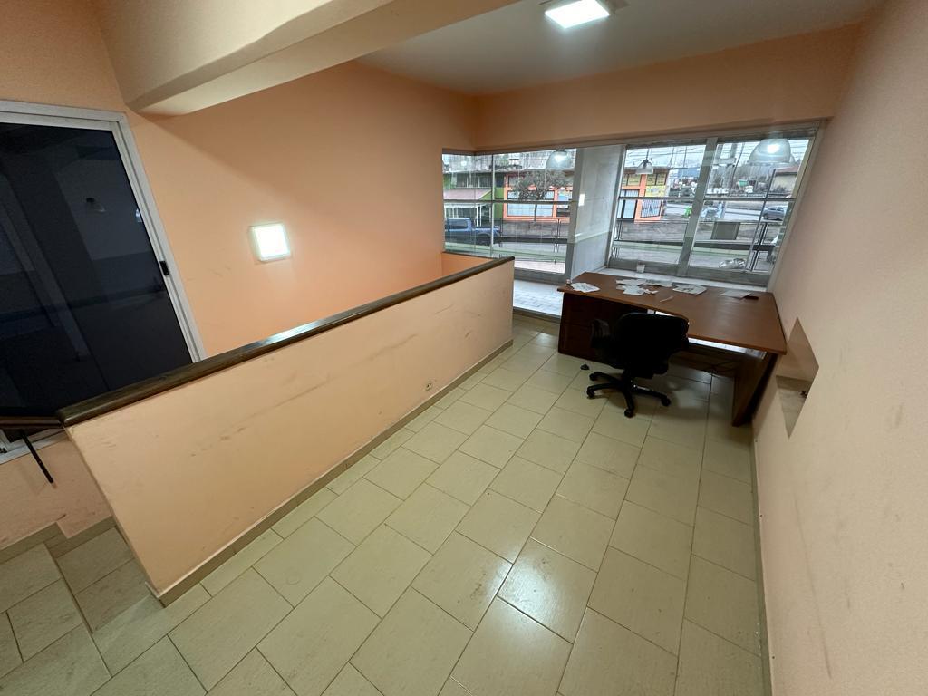 En Venta | Importante Local / Galpon de 600 m² Sobre Ruta 23 con Doble Entrada de Vehiculos, Oficin 2