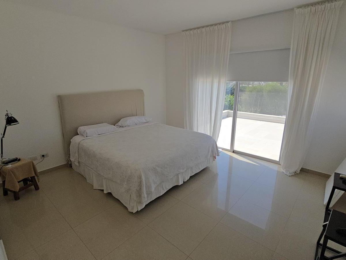 Foto de En Venta | Hermosa Propiedad de Diseño en Barrio Cerrado Club de Campo, imagen 5