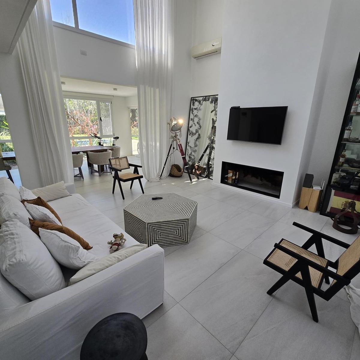 Foto de En Venta | Hermosa Propiedad de Diseño en Barrio Cerrado Club de Campo, imagen 4