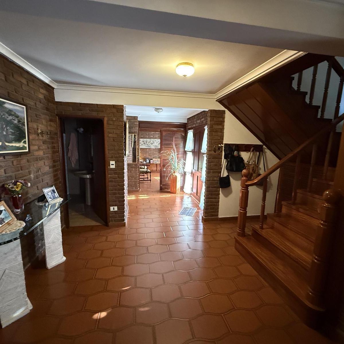 En Venta y Alquiler | Importante Propiedad de Categoria en Moreno Centro con Amplio Parque, Piscina 4