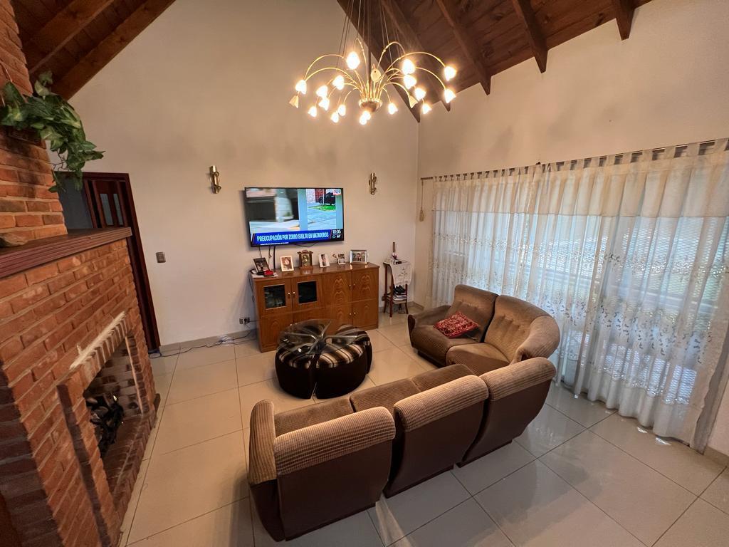 En Venta | Excelente Propiedad en Barrio Cerrado "El Casco de Moreno" | con Pileta | 1